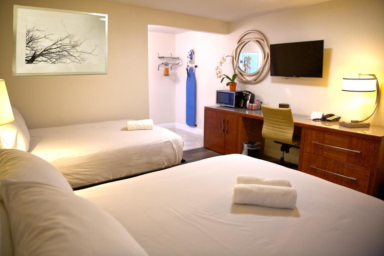 แทรเวลลอดจ์ บาย วินด์แฮม เครเซนต์ซิตี้ Hotel เครสเซนต์ซิตี ภายนอก รูปภาพ